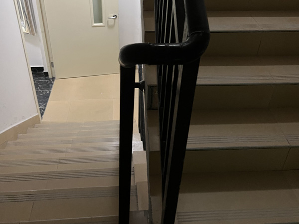 锌钢焊接式楼梯